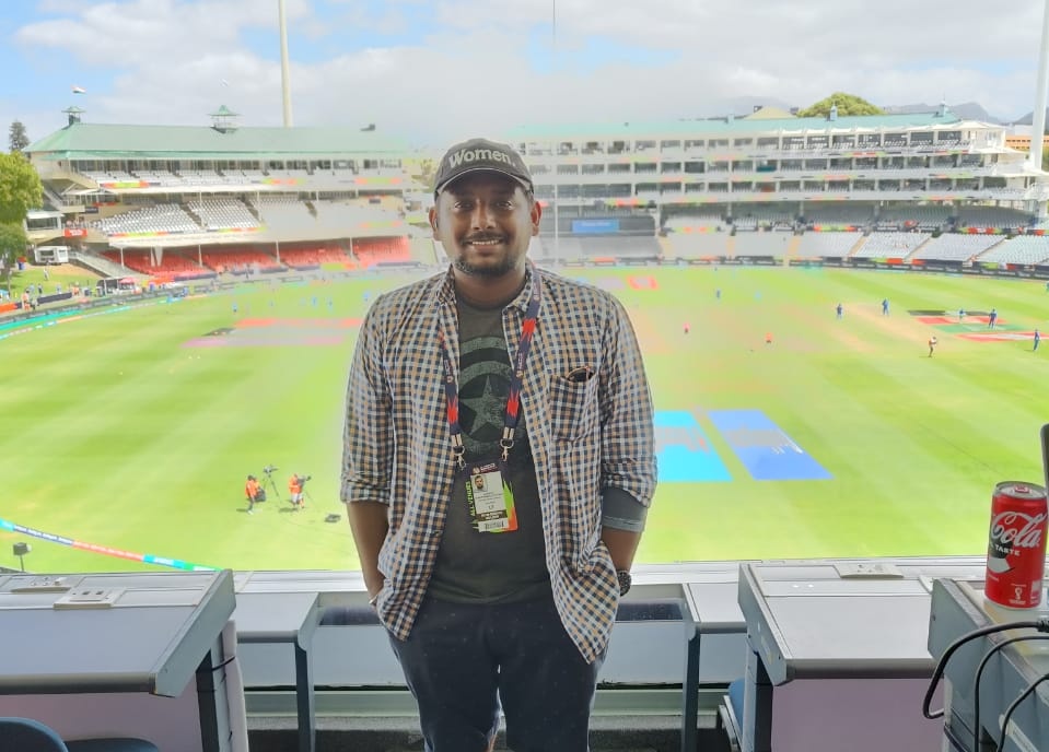 SaGomesh's tweet photo. Just as the India-Pakistan match is set to get underway, a shameless plug of myself because - #GangRepresentation.❤️ @MangaleKalyani @a_upendran11 #MissionSA https://t.co/z8wRvI0TIT