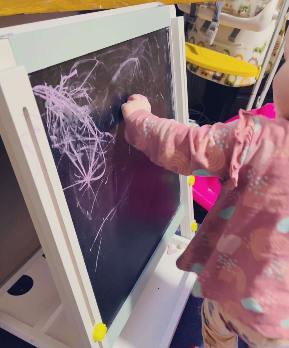 sashelka's tweet photo. Creativity is a wonderful way to spend time together with family. Try making something by hand or draw together.
#familycreativity https://t.co/d7a5OWZPnw