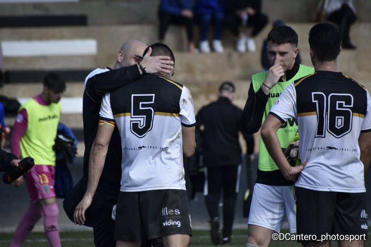🔚 FINAAAAAL +3️⃣

Victòria a un gran partit contra el líder

<a href="/CEConstancia/">CE Constància</a> 1
<a href="/ce_andratx/">Club Esportiu Andratx</a> 0

📸 <a href="/_DCantero/">Dcantero_photosport</a>

#CentAnysEnBlanciNegre