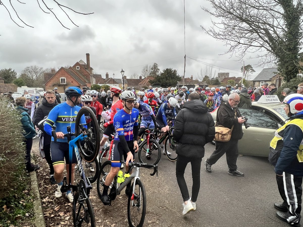 PelotonPix's tweet photo. Ventured into a PO postcode for the @PerfsPedalRace with @phipps_images https://t.co/XmUeZajIRe