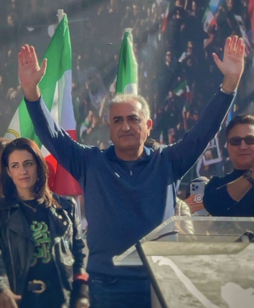 The most beautiful pictures I have seen for a long time 💚🤍❤️ #زن_زندگی_آزادی #مهسا_امينى  #همبستگی