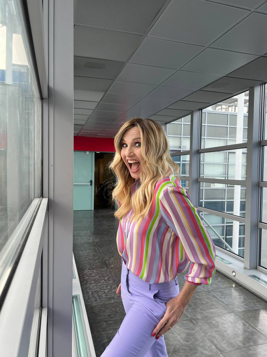 LCuccarini's tweet photo. Noi siamo prontissimi… e voi?
@AmiciUfficiale #amici22 https://t.co/VOGyyEypri