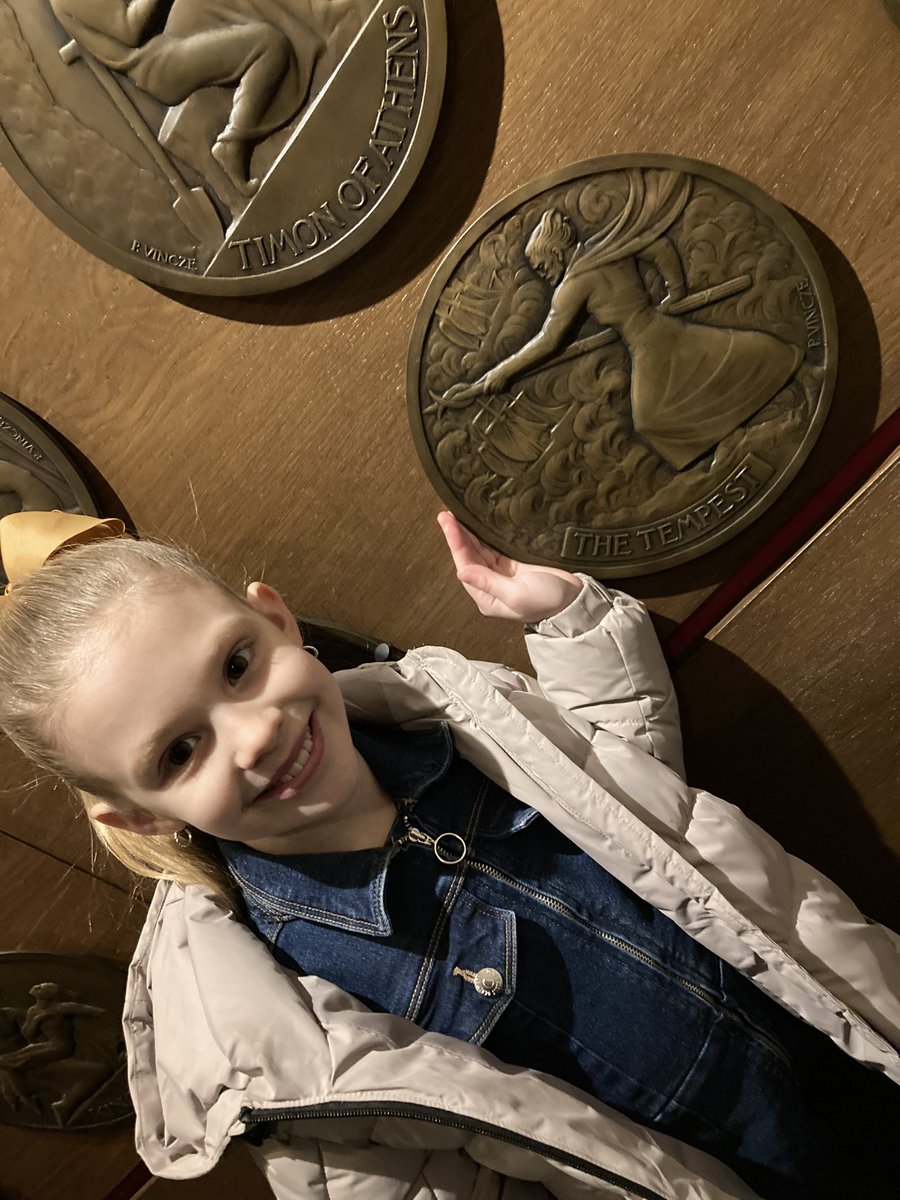 Christi23775076's tweet photo. Ivy & Brody have had a lovely weekend away to Stratford Upon Avon; visiting William Shakespeare’s birthplace 💕 We visited the house William was born and raised, The Royal Shakespeare Theatre and the church where William is buried! @latimerprimary https://t.co/YBSOcQv8zw