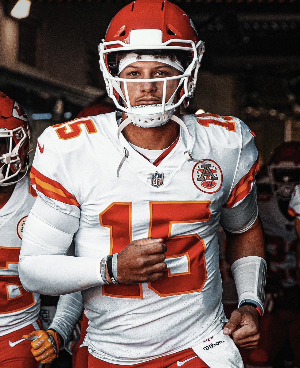 BradHensonPro's tweet photo. It’s Game Day! #ChiefsKingdom 🔥 https://t.co/XC0stzyTT9
