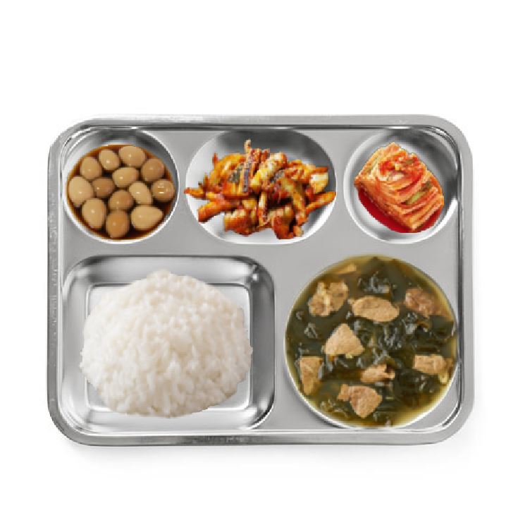 2023.02.12
육군 훈련소 조식
- 밥
- 쇠고기미역국
- 오징어볶음
- 메추리알장조림
- 배추김치
🍊🍚🥰