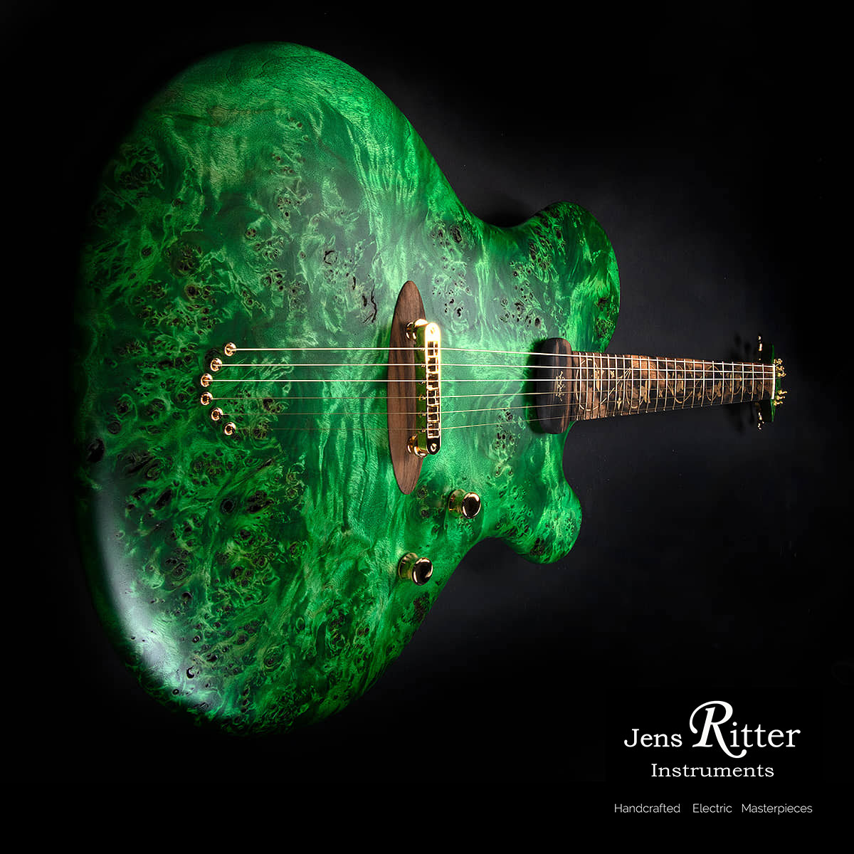 JensRitter's tweet photo. The J-collection
Rare woods, precious gems, experimental finishes, bespoke fabrics, special stories... Jens' current personal favorites.
https://t.co/mvCMnHC3ir

#electricguitar 
#guitarcollector 
#guitarist 
#jensritterinstruments 
#ギター職人 
#HighEndGuitar https://t.co/4e8PMNos9a