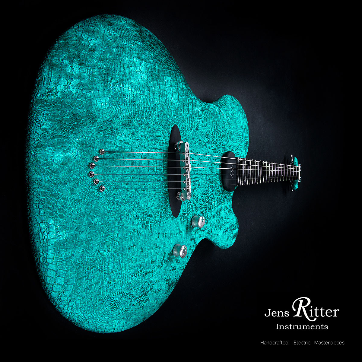 JensRitter's tweet photo. The J-collection
Rare woods, precious gems, experimental finishes, bespoke fabrics, special stories... Jens' current personal favorites.
https://t.co/mvCMnHC3ir

#electricguitar 
#guitarcollector 
#guitarist 
#jensritterinstruments 
#ギター職人 
#HighEndGuitar https://t.co/4e8PMNos9a