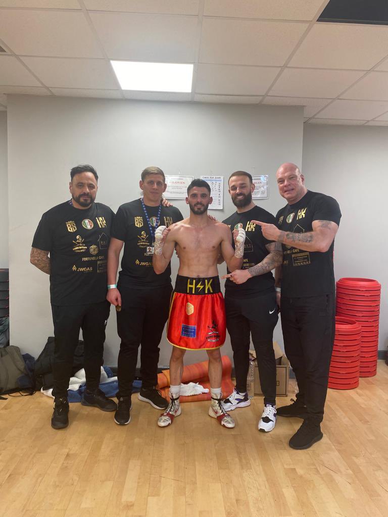 Alex Leo tweet media