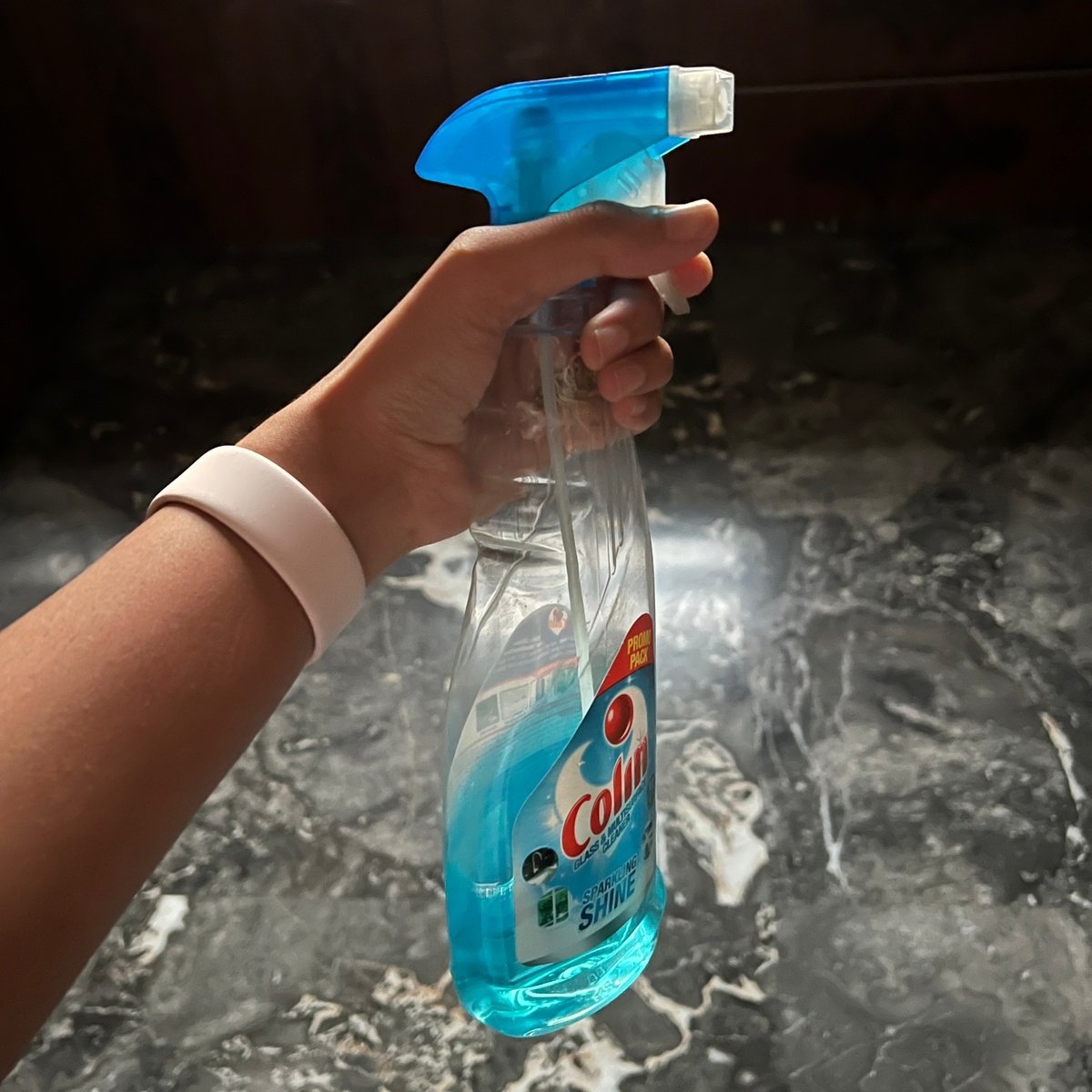 instamart_it's tweet photo. Guys remember to clean your DMs kyunki khaali jagaho par jaldi mitti aati hai https://t.co/uek3jUDmWc