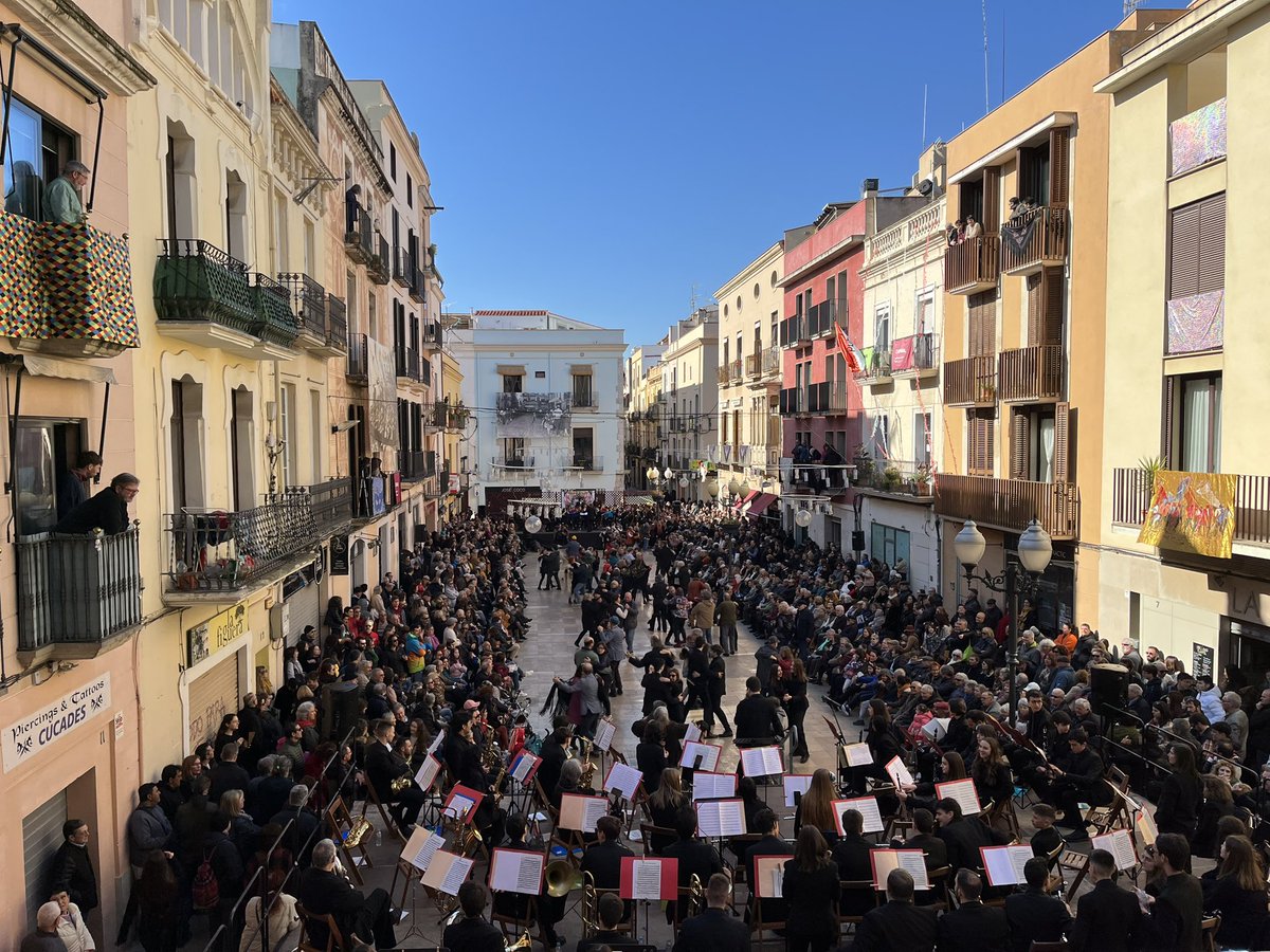 Quin goig la Plaça de les Cols diumenge de Competències Musicals! 😍