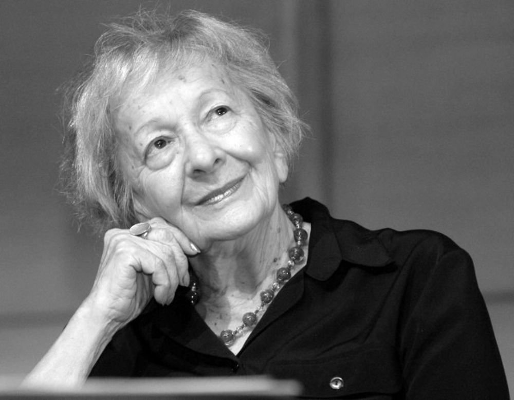 fuedicho's tweet photo. "Soy una persona anticuada que cree que leer libros es el pasatiempo más hermoso que ha creado la humanidad".
Wislawa Szymborska
#Fuedicho https://t.co/8oY7YJqZrW