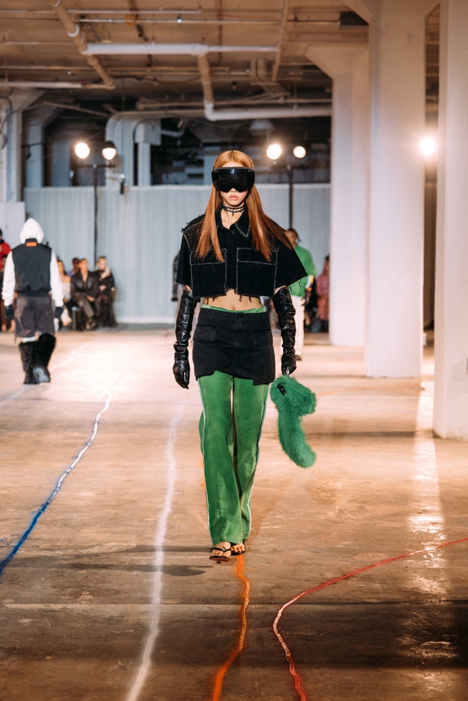 FashionWeek's tweet photo. "Anything Goes" is the title of @HeronPreston's first-ever show at #NYFW and it was a sight to behold and see the designer/DJ's interpretation of New York through a collection.

Photos by @thestreetsensei https://t.co/DeqMz63cyM
