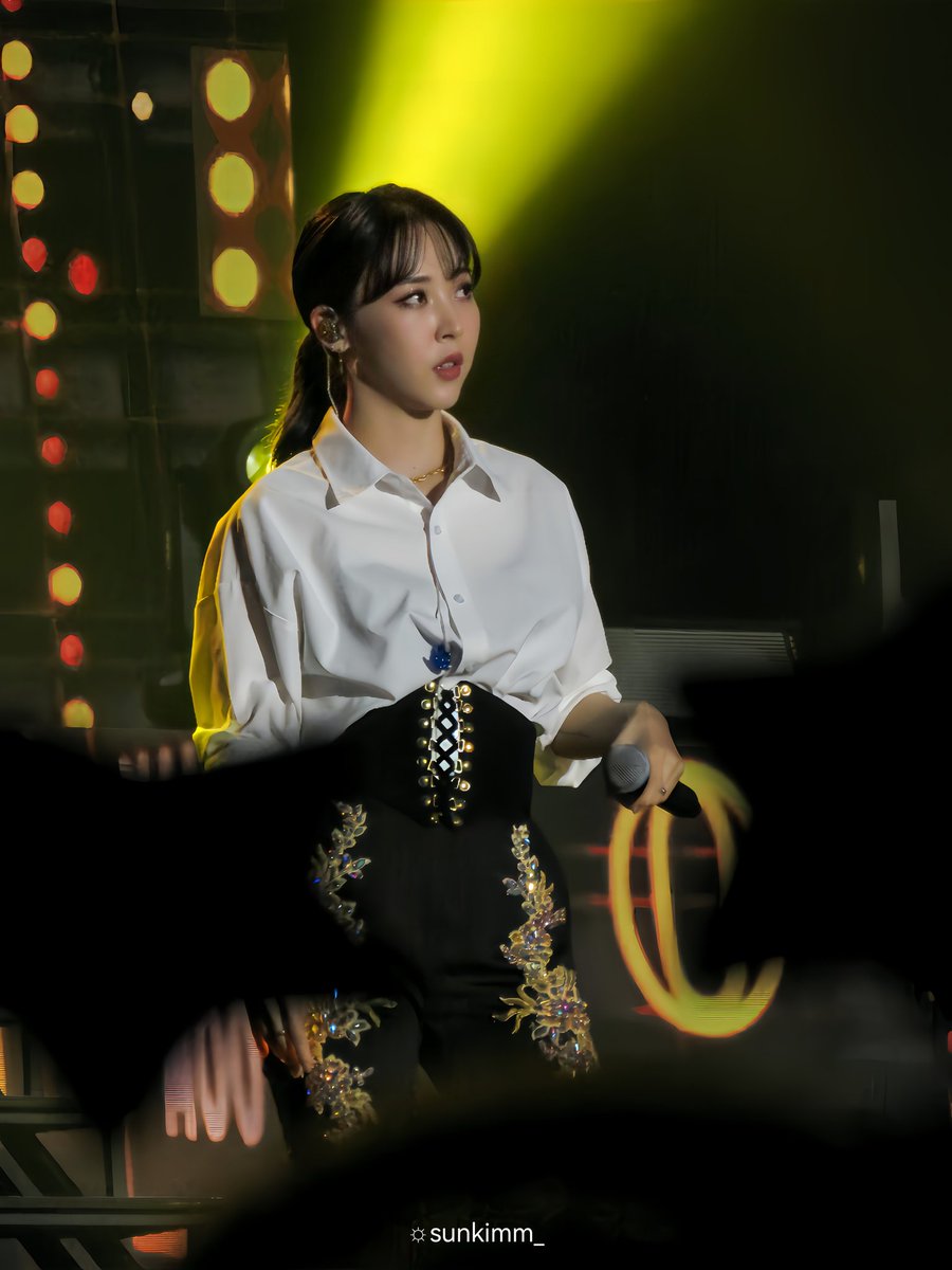 sunkimm_'s tweet photo. 230211 💚 Moonbyul [HQ] 
MAMAMOO MY_CON in Malaysia

#마마무 #MAMAMOOinKL #문별 #MOONBYUL #MAMAMOOinKL #MAMAMOOinMalaysia #MAMAMOOinMY https://t.co/lCbwHvRwcU