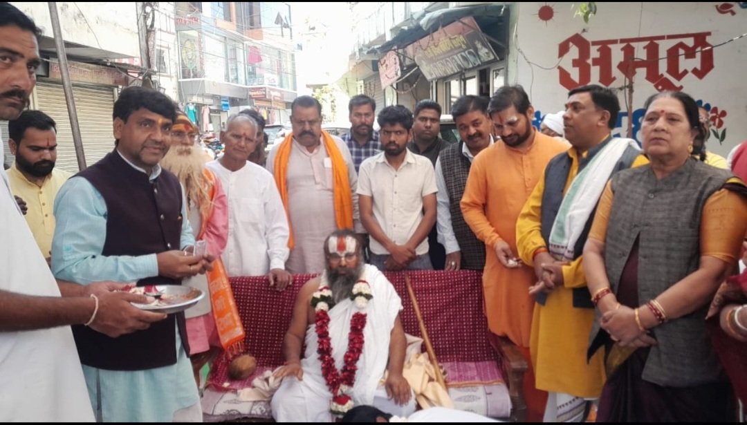 VishnuHuzur's tweet photo. *गुफा मंदिर के महंत जी के सानिध्य में हुआ आयोजन स्थल का भूमि पूजन 
प्रति वर्ष की भाँति इस वर्ष भी महाशिवरात्रि पर होगा भव्य अनुष्ठान_
 होगा कालसर्प दोष, मंगल दोष व ग्रह दोष निवारण अनुष्ठान_
भोपाल। विष्णु विश्वकर्मा हुज़ूर विधान सभा भोपाल https://t.co/xfAP3wU59c