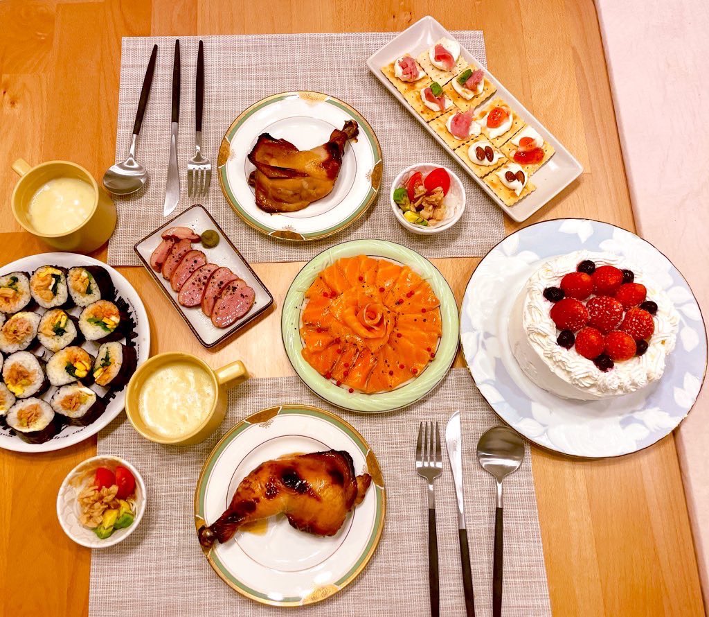 Y515M3131's tweet photo. クリスマスディナー
ケーキも手作りで作ってもらいました。

#ヤナログ https://t.co/YMLxUobdKw