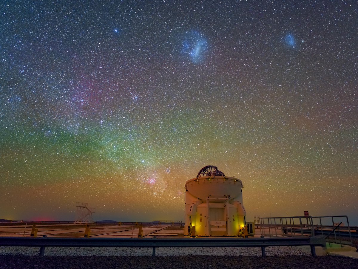 pixelbrew_'s tweet image. Magellanic clouds (LMC and SMC) and the carina nebula in the Airglow lit backdrop of the 1.8m VLT Auxiliary Telescope at Paranal Observatory

Nikon Z6 - Nikkor 20mm F1.8
EXIF: 12 * (20s, ISO 3200, 20 mm, f/2.8) (untracked)

#picoftheday 
#apod
#twan