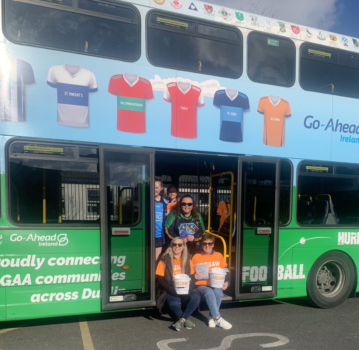 dublinladiesg's tweet photo. We have the fabulous ladies from @tomasdaibhis G4M here today in DCU collecting on behalf @JigsawYMH 

Donate on line via https://t.co/AwjymuQhok 

#GoAheadClubStars #DublinLGFA https://t.co/ygPpE2zafw