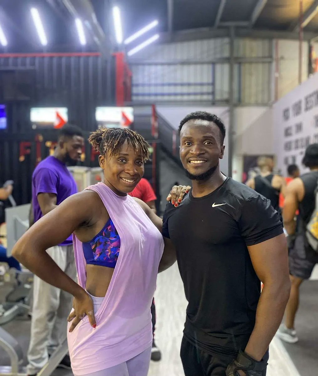ElvisCrystal's tweet photo. We keep our squats low and our standards high ⚡💥 Its going to hurt when you begin but one day, it will be your warm-up.
#fitcrew #fitgoal #workout https://t.co/UX97RQ1g2I