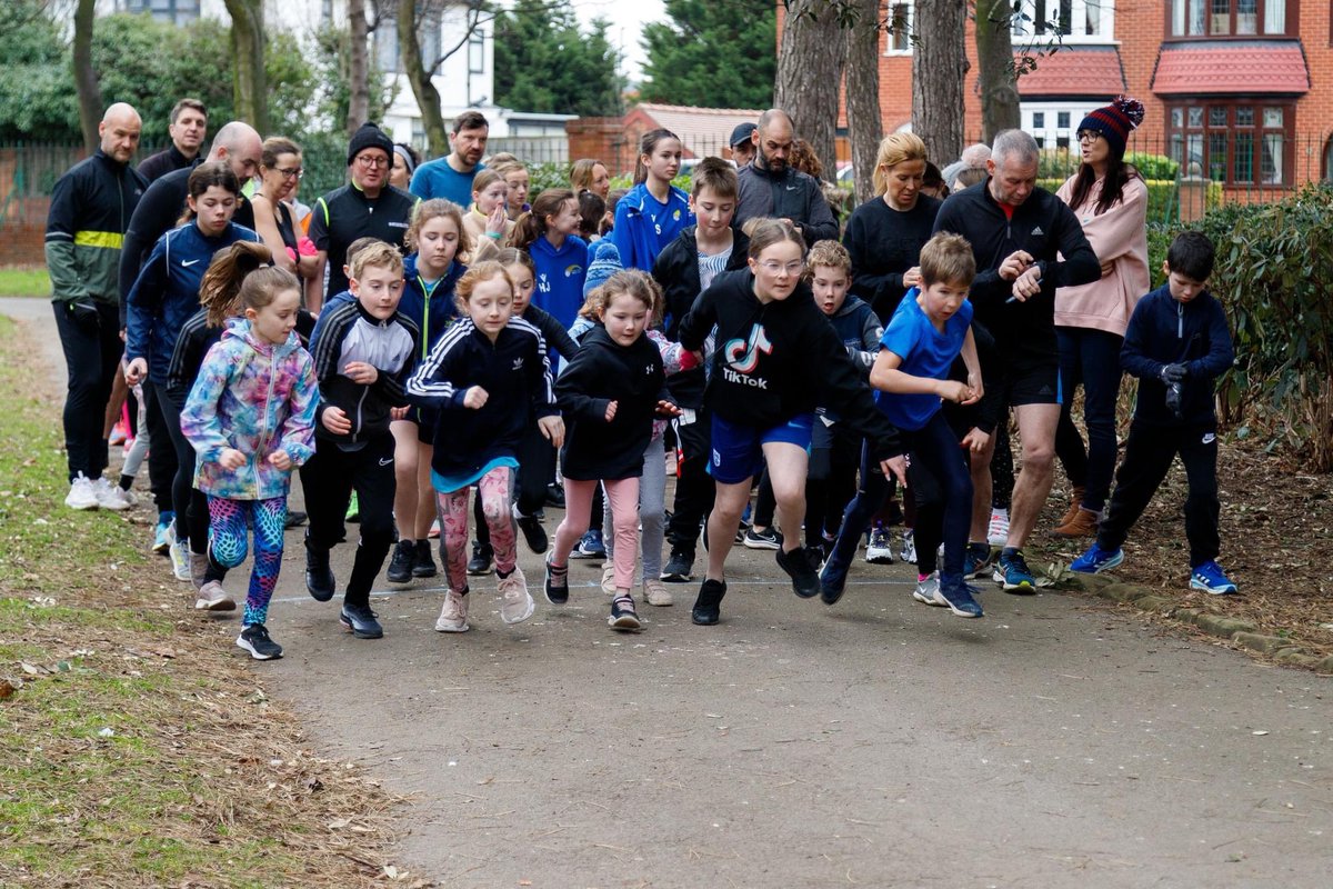 <a href="/parkrunUK/">parkrun UK</a> Bumper turnout at #redcarjuniorparkrun today thanks to a visit from <a href="/CleveClassicsNC/">Cleveland Classics Netball Club</a> 👍