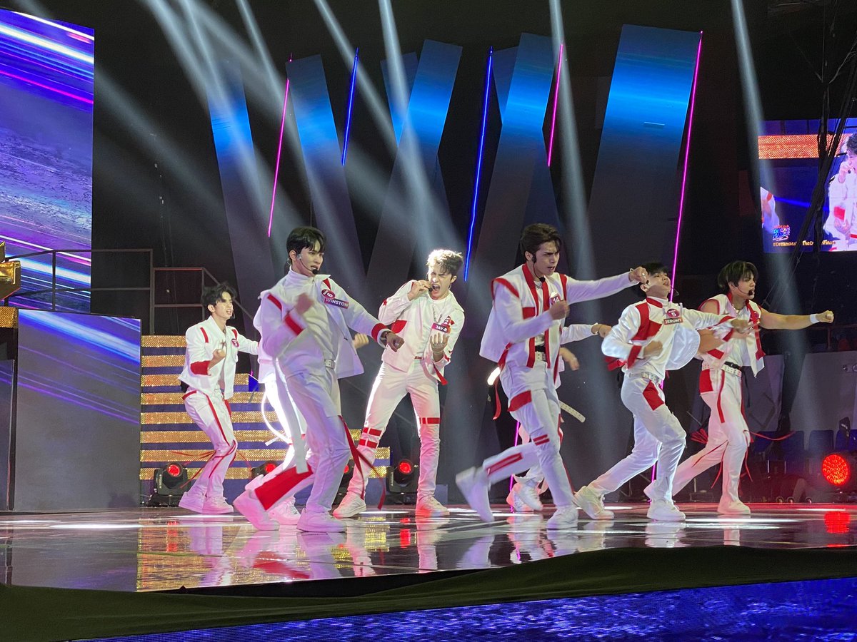 DreamMakerOfc's tweet photo. KYLER, JEROMY, WINSTON, WILSON, KIM, JAY-R, MATT, and PRINCE performing DASH!#DreamMakerTheDreamFinale 

WATCH HERE LIVE:
https://t.co/ZyW4qEAuz8
https://t.co/ZyW4qEAuz8 https://t.co/jHwGBxZJ7k