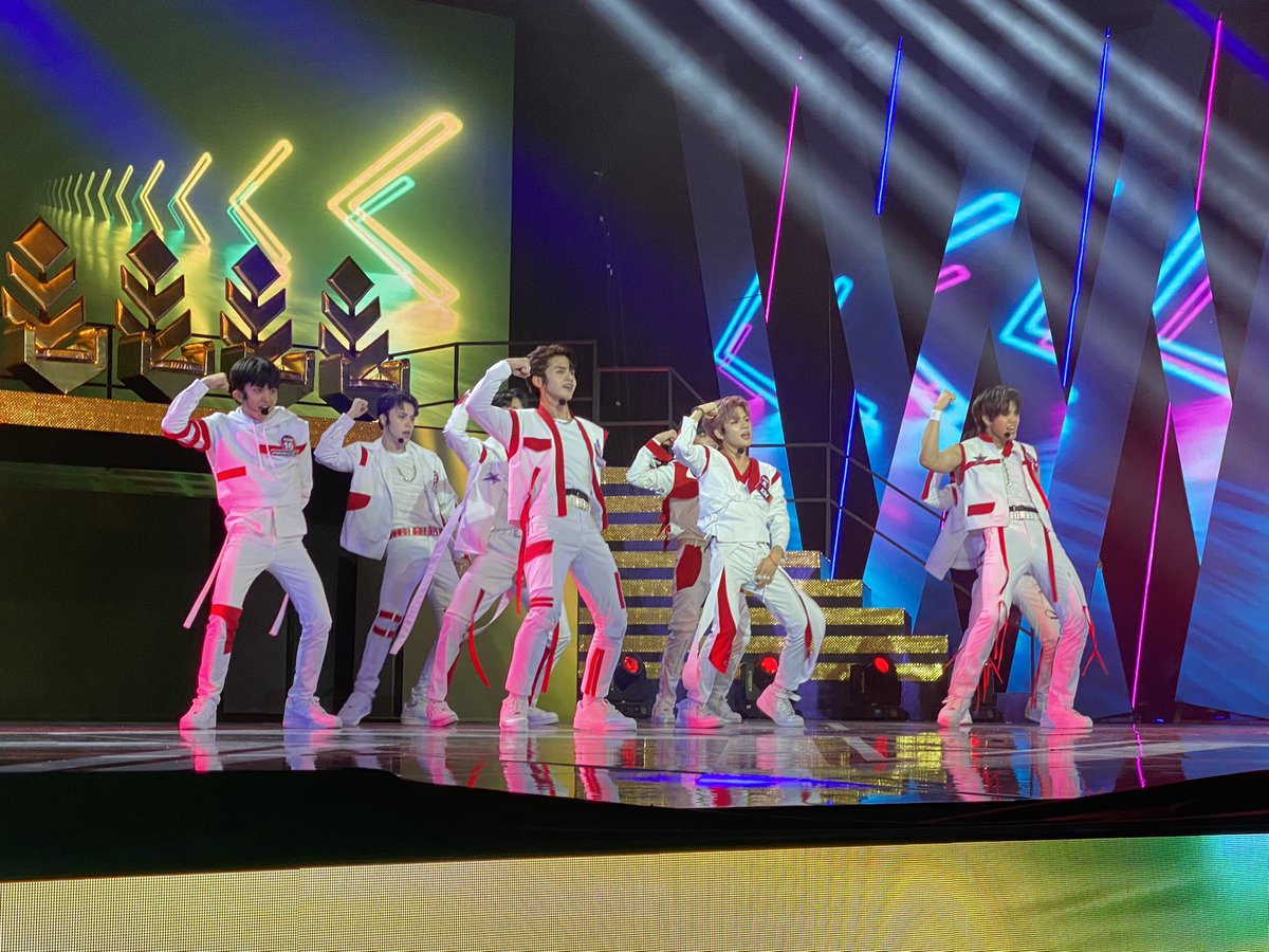 DreamMakerOfc's tweet photo. KYLER, JEROMY, WINSTON, WILSON, KIM, JAY-R, MATT, and PRINCE performing DASH!#DreamMakerTheDreamFinale 

WATCH HERE LIVE:
https://t.co/ZyW4qEAuz8
https://t.co/ZyW4qEAuz8 https://t.co/jHwGBxZJ7k