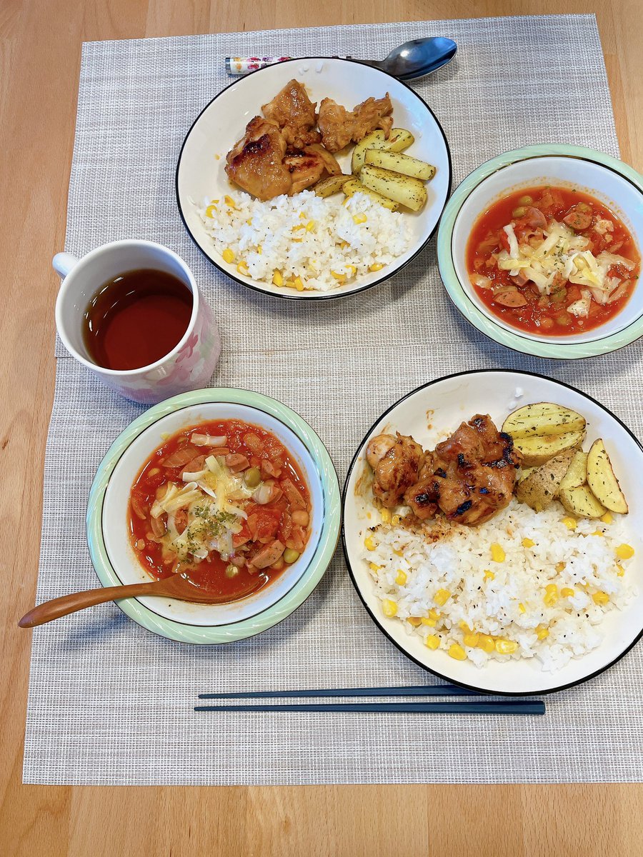 Y515M3131's tweet photo. 今日の昼飯です。
とうもろこしご飯とミネストローネ
#ヤナログ https://t.co/2Z9d4z9VU6