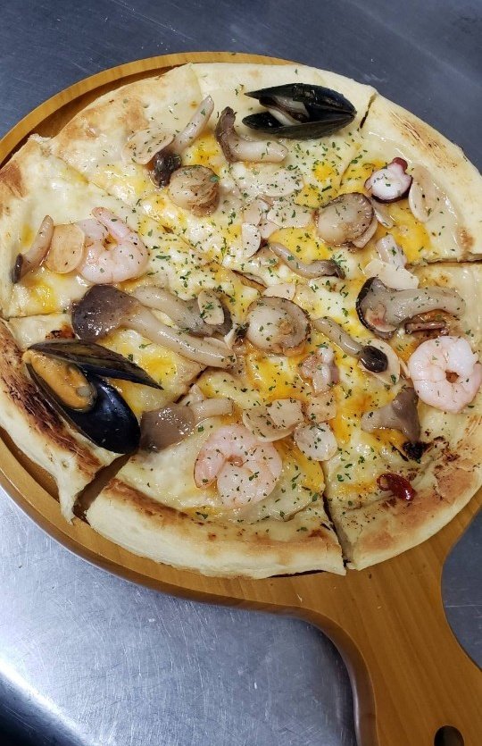 piicunu's tweet photo. 最近ピザ作りにハマって
ピザばっかリ食べてる気がする(｢🍕･ω･)｢🍕 https://t.co/E2bCIsZLz5