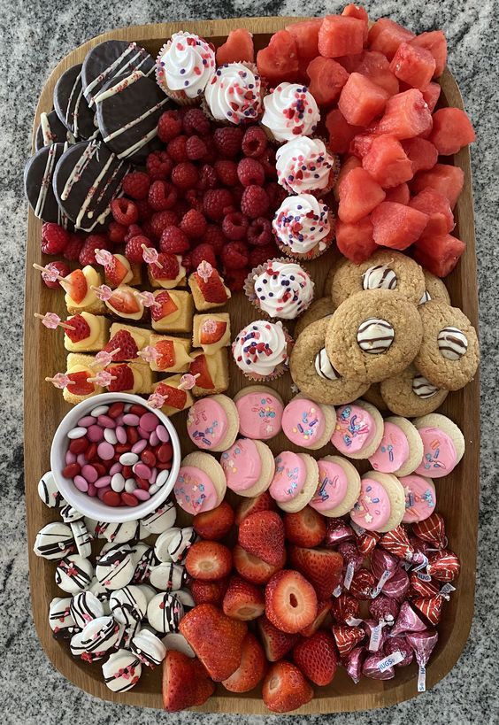HfrmiraNYjHtAaF's tweet photo. #RedFood Edition 🍎🍒🍓🍫🍬🍰🎂♥️♥️♥️ https://t.co/oAOHoRGTwF