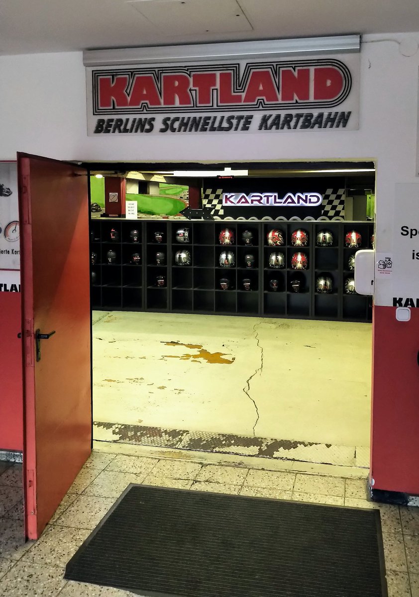 berlinlebtcom's tweet photo. #kartland #kartlandberlin #berlinlebt #wahlpluskart https://t.co/isMAVdNfJE