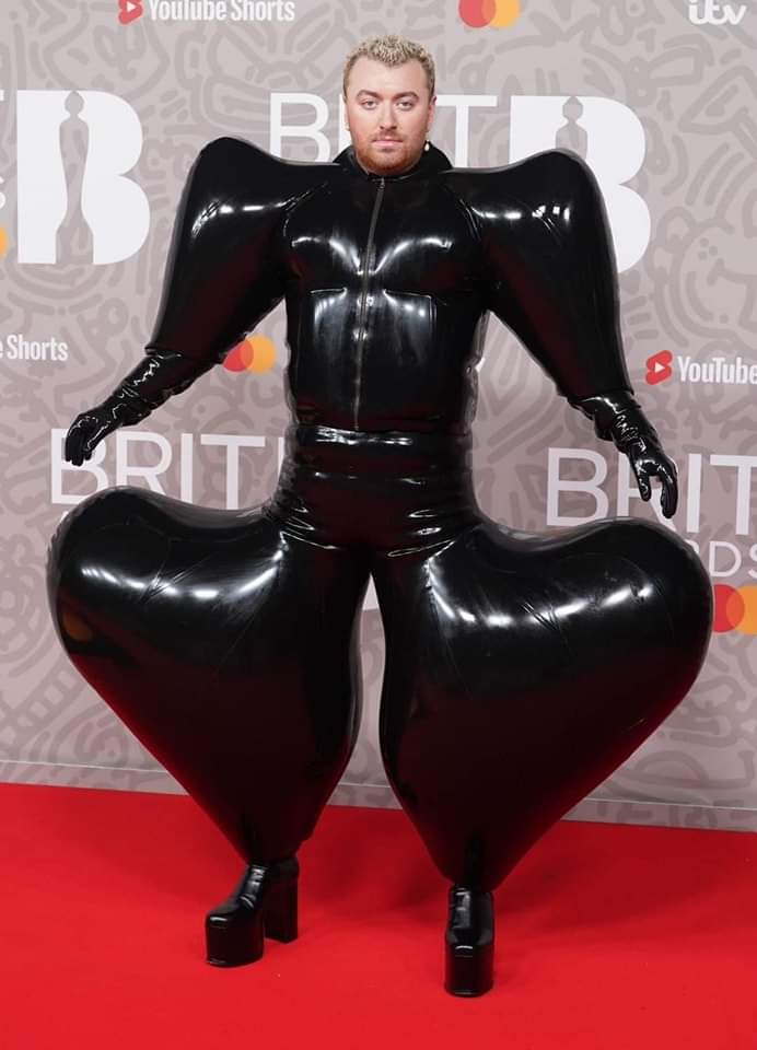 This is @samsmith. @samsmith had a curry right before the BRITS despite being told not too. Don't be like @samsmith. #Brits2023 #SamSmith #FartBubble #wardrobemalfunction