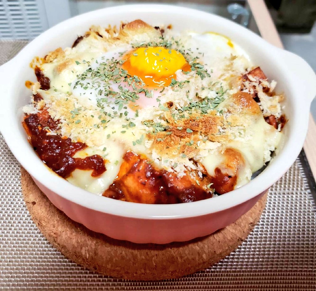 piicunu's tweet photo. ここ最近で作った料理

ミートドリア､ナシゴレン､
チーズマヨオムライス､焼きチーズカレー https://t.co/mHSuOSUh0t