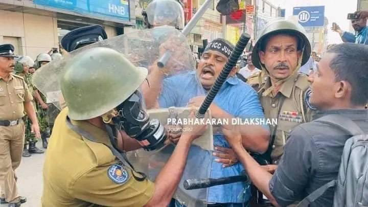 Sugashkanu's tweet photo. நீங்கள் எமது #சட்டைகளை வேண்டுமானால்  #கிழிக்கலாமே தவிர, ஒருபோதும் நாங்கள் தாங்கிவரும் #கொள்கைகளை உங்களால் #அழிக்கமுடியாது! https://t.co/biNNRE6Jmu