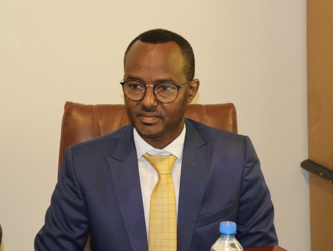 TheNationalCiv2's tweet photo. Guddiga Qaranka Ee Shaqaalaha Rayidka Dowladda Soomaaliya Ayaa maanta hor tagay Guddiga horumarinta adeegga Bulshada ee @Golaha_shac_JFS BJFS Guddoomiyaha Guddiga Qaranka ee Shaqaalaha Rayidka Dowladda Soomaaliya  Mudane, Xasan Abdirow ayaa warbixin ka siiyay Guddiga horumarinta. https://t.co/ogEn4w2r1T