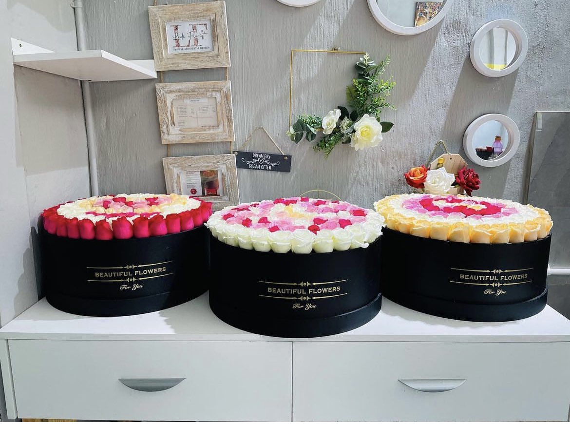 KlichyZa's tweet photo. This will Actually make her Day Special for Valentines 
Beautiful Flower Arrangement 😍

📲 WhatsApp +27 84 588 6946

📍Deliveries around Johannesburg and Pretoria. 
Check out our Instagram page https://t.co/dtP7ZuMzZX
 
#LediFloristBox #LediFloristBox https://t.co/RP4hRVb4sz