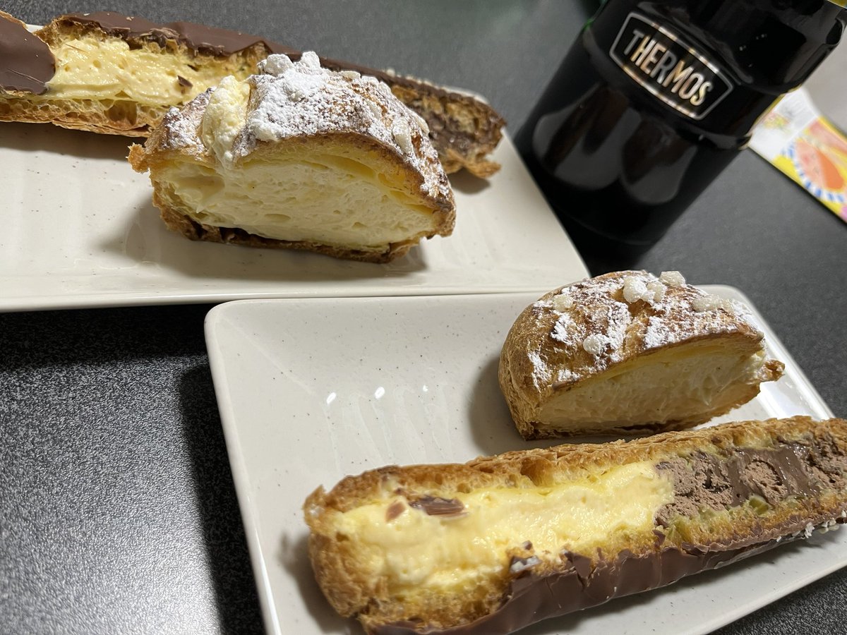 at03270829's tweet photo. 夜の食後のスイーツ🍰

ツインエクレアとシュークリーム
シェアしました〜🎵

#ガトープリア
#ツイン
#エクレア
#スイーツ https://t.co/QR6gEcarn0