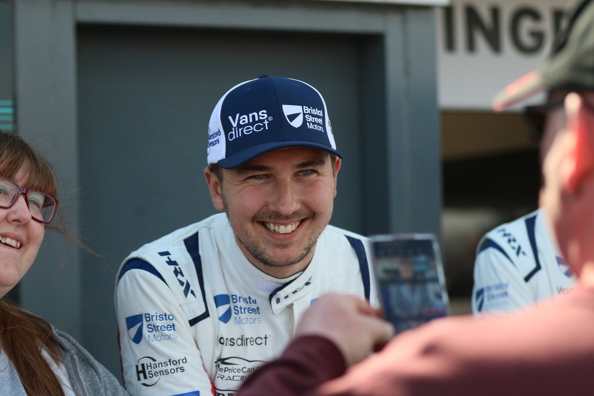 Dinnyd15's tweet image. Time is marching on towards season start .... Will Tom make the magic happen again this season ?

#btcc #excelr8