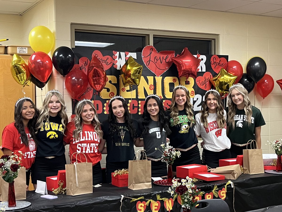 Thank you class of 2023 for such a memorable season ! Senior Night ‘23