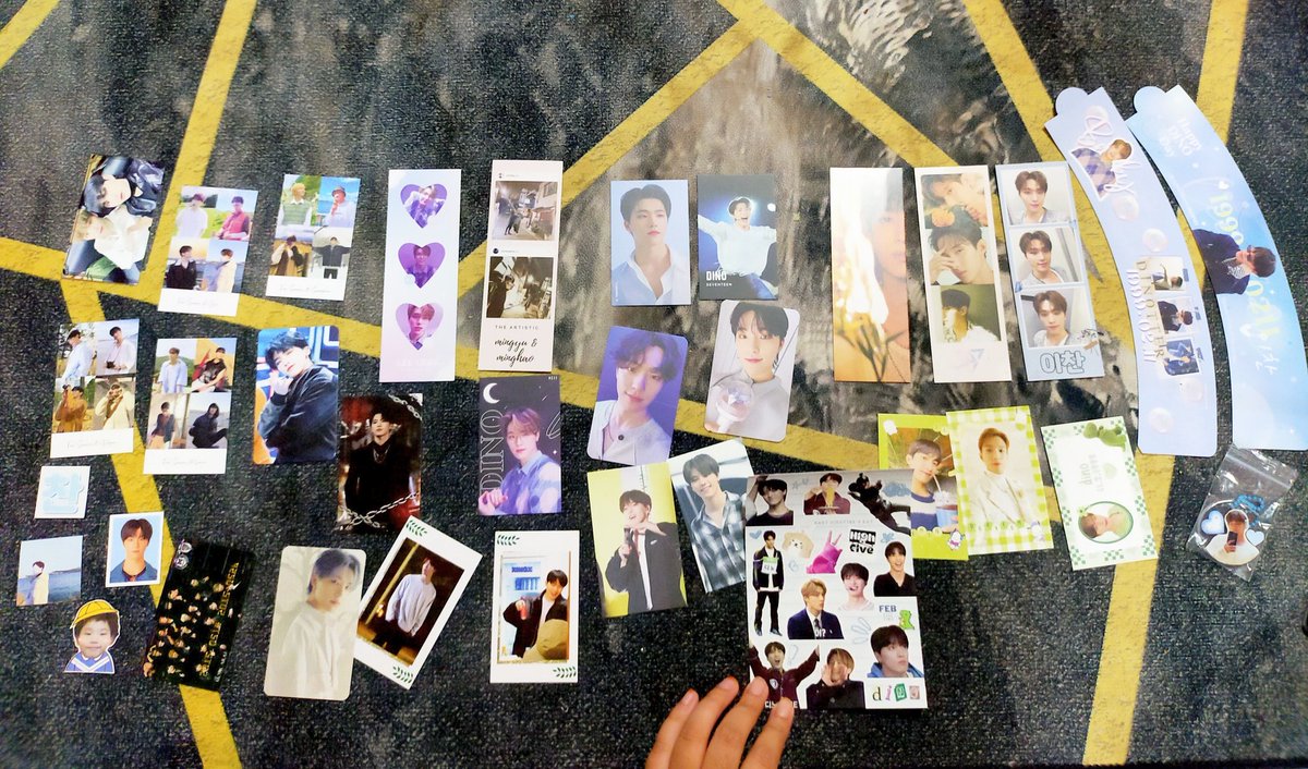 Hasil tangkapan Freebies for both cupsleeve events semalam. Banyak sungguh! I love all of these 😍 Tq for those yg bagi during #baby_dinotters_day #BrightlyBluewithDINO 🫶