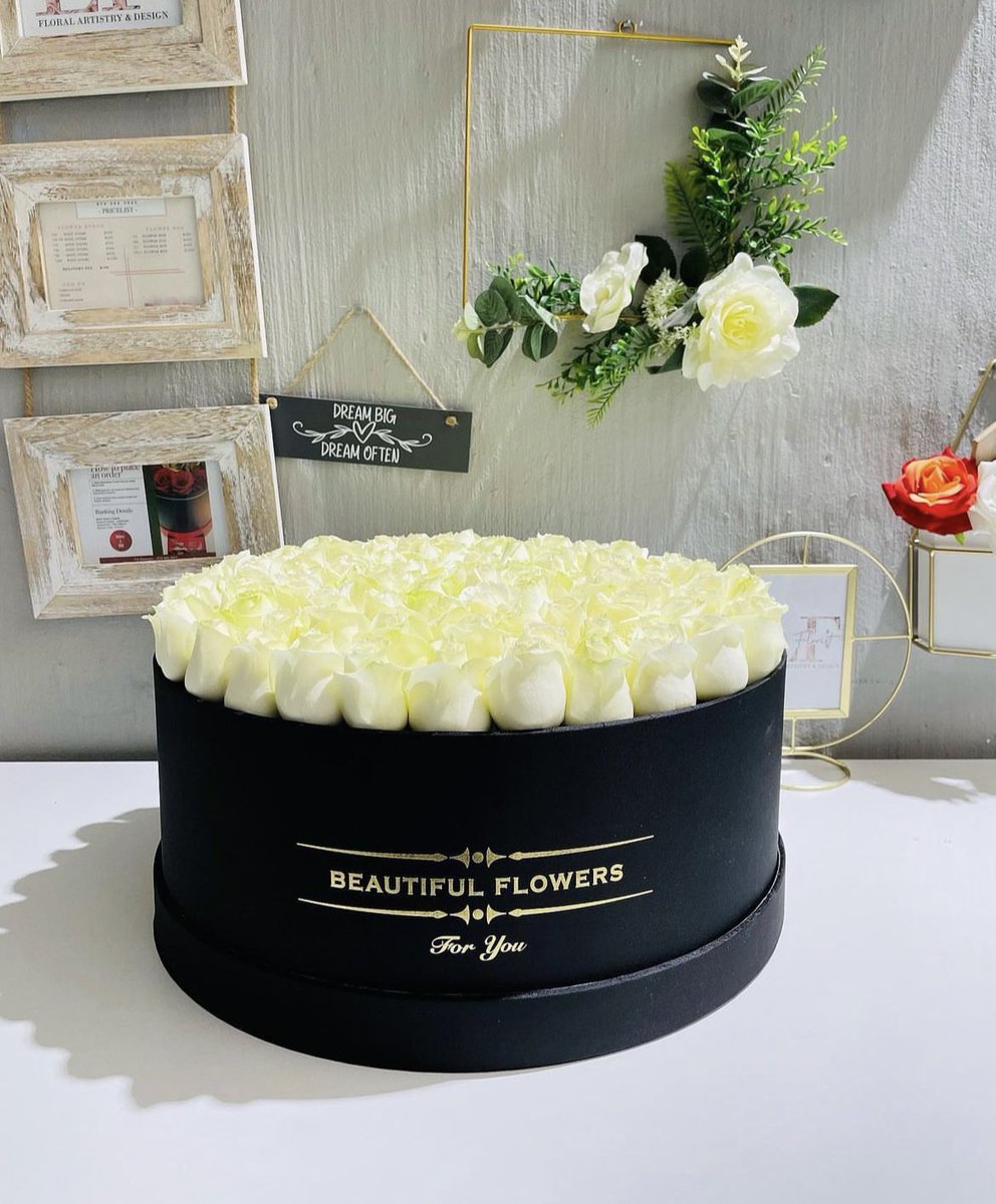 KlichyZa's tweet photo. This will Actually make her Day Special for Valentines 
Beautiful Flower Arrangement 😍

📲 WhatsApp +27 84 588 6946

📍Deliveries around Johannesburg and Pretoria. 
Check out our Instagram page https://t.co/dtP7ZuMzZX
 
#LediFloristBox #LediFloristBox https://t.co/ZenA0Z5h4C