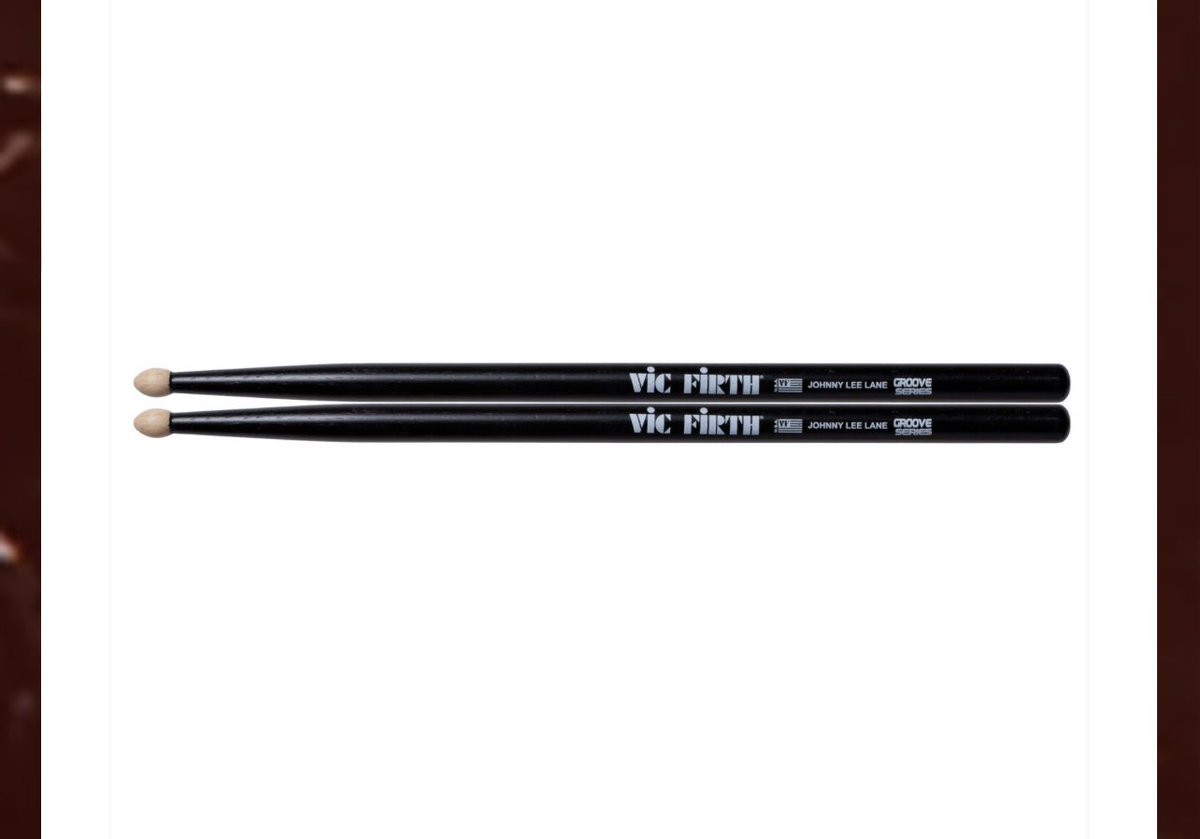 kaz7173's tweet photo. マーチングで使ってたドラムスティックは「Vic Firth」だった。スティックケースが自席から見えた。実際使ってたのはこれとは少し違うと思うけどこんな感じの。
#日向坂46
#四期生おもてなし会ふつかめ
#Vic_Firth https://t.co/lBmPl1PZEl