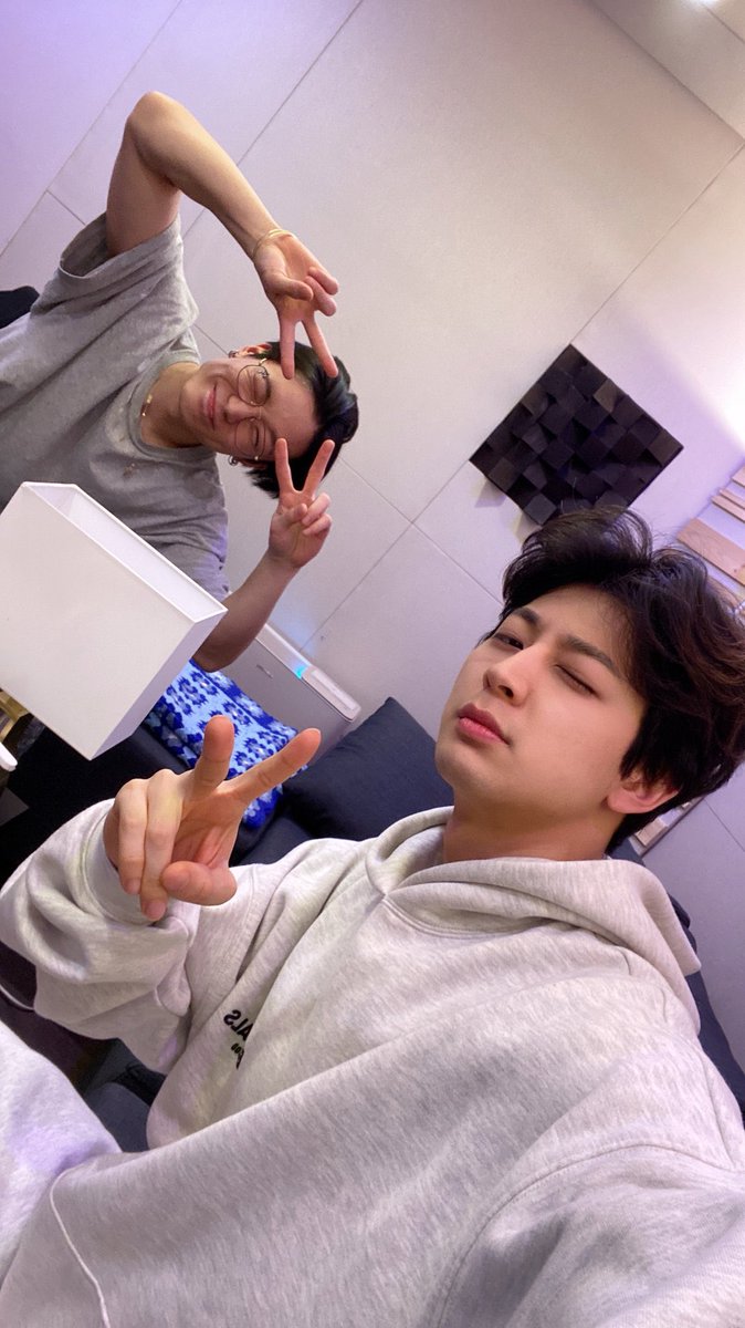 bobbykuuy's tweet photo. WOY GANTENG BANGET WOYYY BUSETTTT DIGUNCANG 95’ https://t.co/4QRiiRtJGz