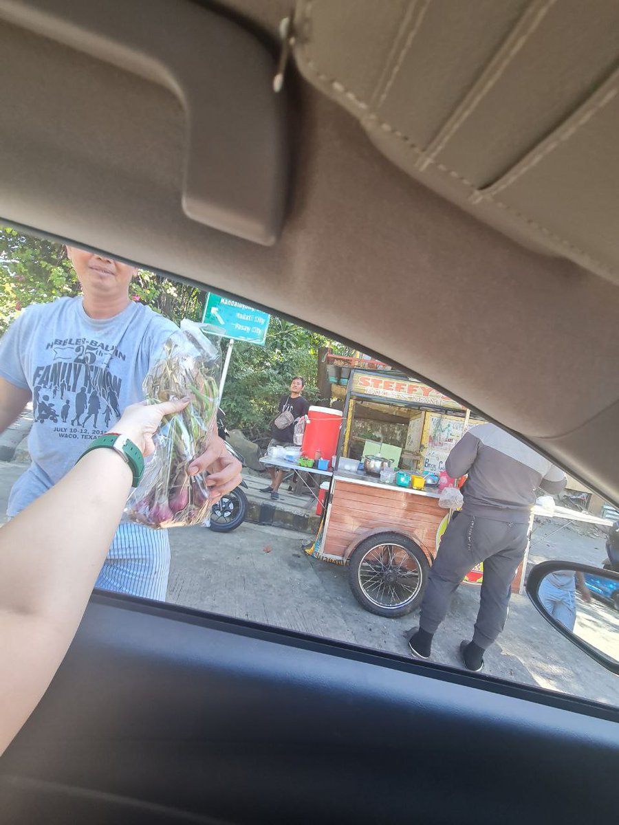 Illion Tees tweet media