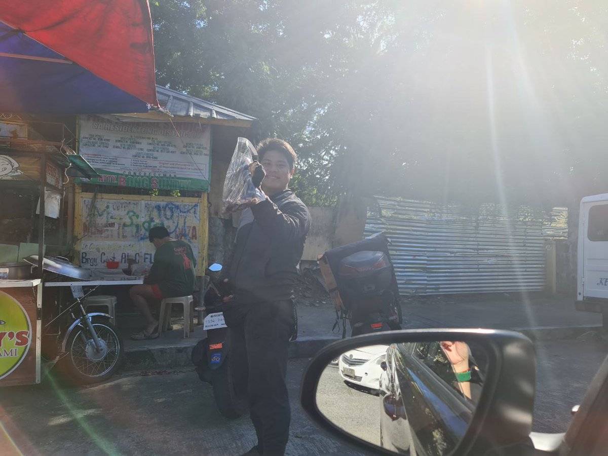 Illion Tees tweet media