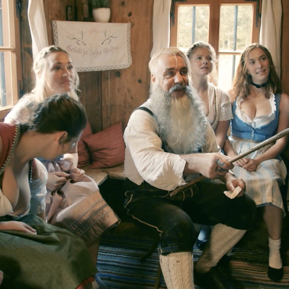 rammsteinworld's tweet photo. 🇫🇷 Reportage « Pourquoi Rammstein est-il si controversé ? » avec un extrait du making of de « Dicke Ditten » https://t.co/iIqIurIerz

🇬🇧 Video "Why is Rammstein so controversial?" with an excerpt from the making of "Dicke Ditten" https://t.co/onoGOUMvhZ https://t.co/B4XdiH9xaf