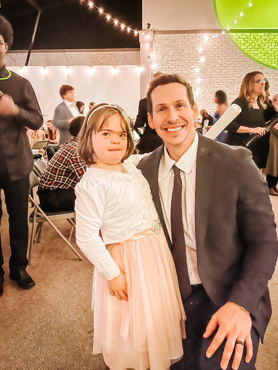 jforsyt2's tweet photo. Incredible evening at #NightToShine this weekend! So thankful for @eagleslandingch and the @tebowfoundation for rolling out the red carpet and celebrating these Amazing Sons &amp; Daughters of God. @ClaycombKim https://t.co/fuqByEvgxH