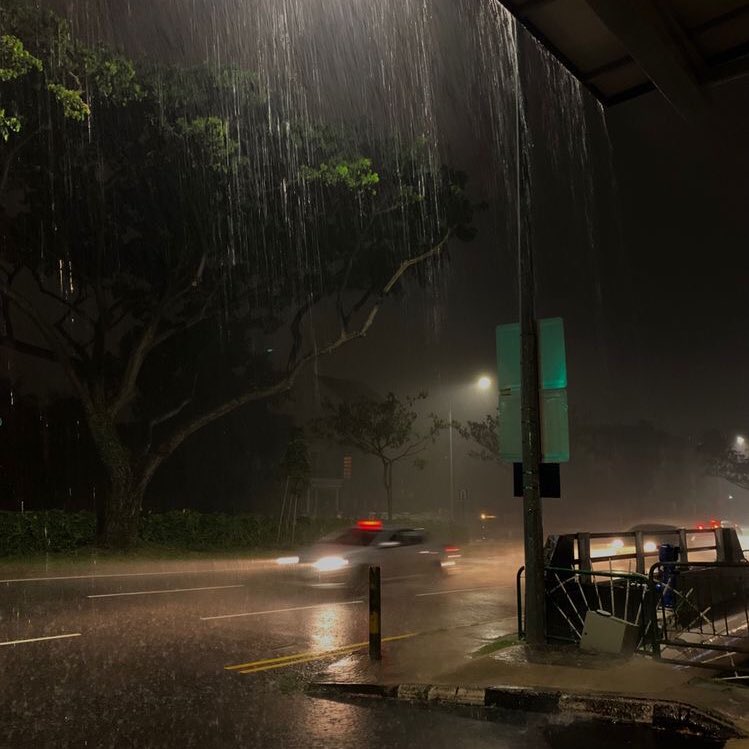 gIoomyweather's tweet photo. rainy night https://t.co/M1oQyEgltc