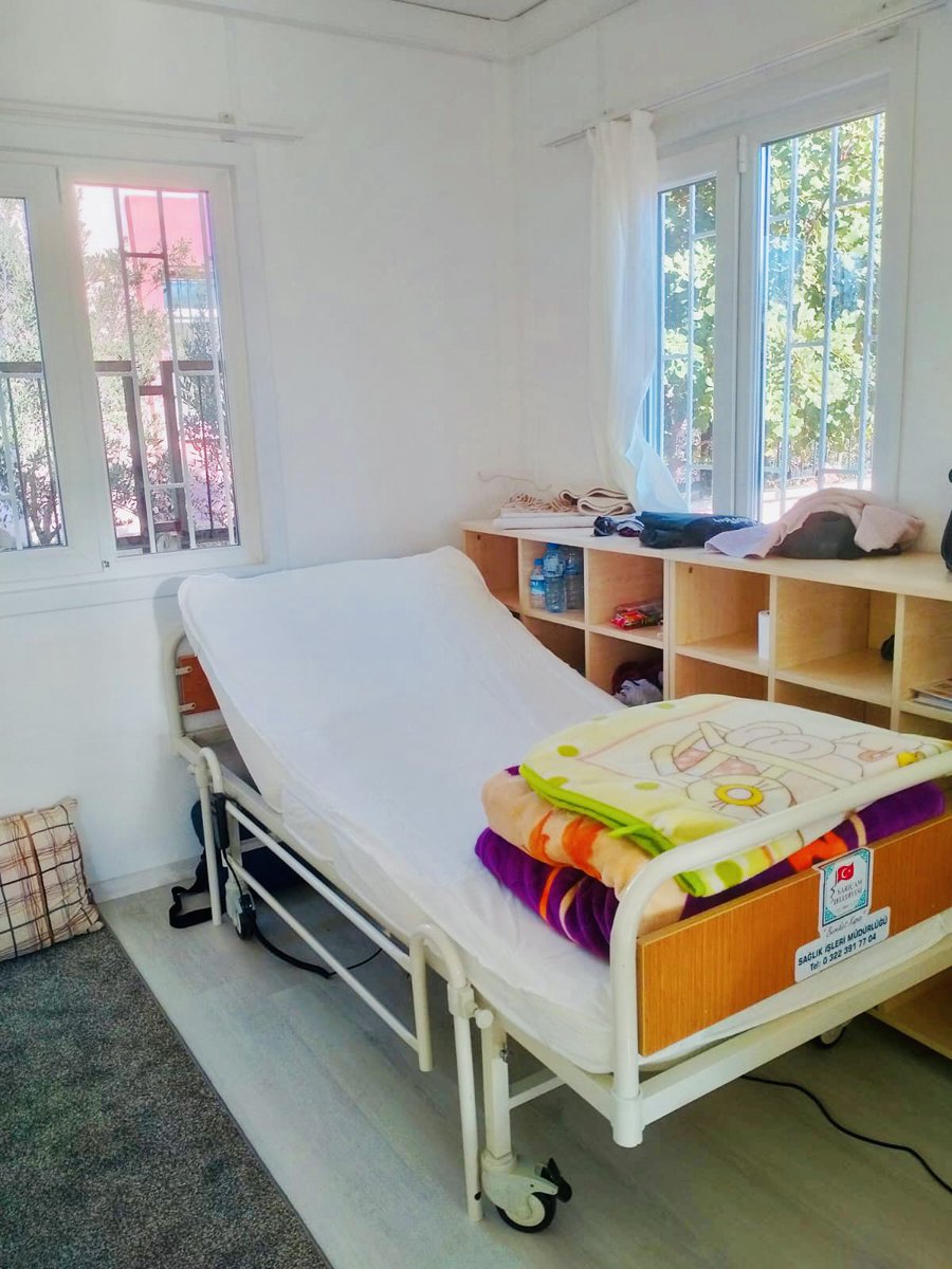 KozanogluLions's tweet photo. Depremden etkilendiği için okulumuzda kalan ameliyatlı vatandaşımıza Hasta Yatağı gönderen Sarıçam Belediye Başkanı Sn. Bilal ULUDAĞ’a teşekkür ederiz.

@saricambel @avbilaluludag https://t.co/0cu3n20oV2