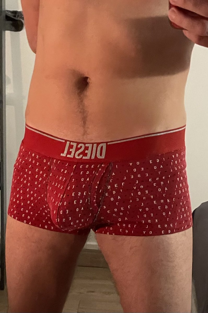 djo_theo's tweet photo. @rdvsundaybulges Bulge Rouge St-Valentin pour #RDVsundayBulges #Boxer #GayBulges #MaleUnderwear @rdvsundaybulges https://t.co/7YkPm3Mv7h