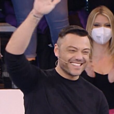 fineelinexwalls's tweet photo. MA TIZIANO FERRO COME GIUDICE AL SERALE QUANDO? #amici22 https://t.co/UVjNK6nl2U