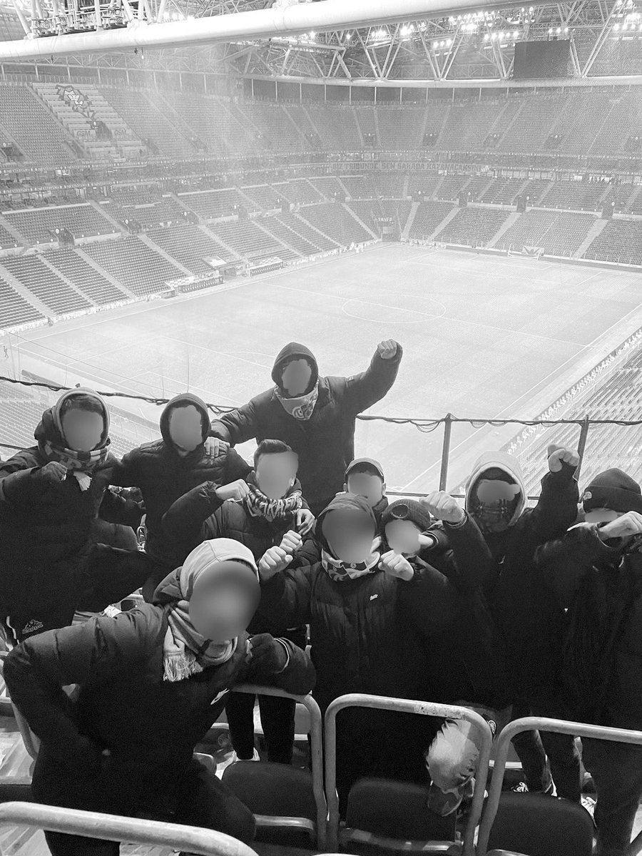 captives1967's tweet photo. Trabzonspor tribünümüzü; Basel ile -zoraki- oynayacağımız müsabakada siyah giyinmeye ve maçın bitiş düdüğüyle birlikte tüm atkılarımızı depremzedelerimiz için sahaya atmaya rica/davet ediyoruz.

TÜRKİYE ÜŞÜME TRABZON SENİNLE! https://t.co/rdj17QQhZp